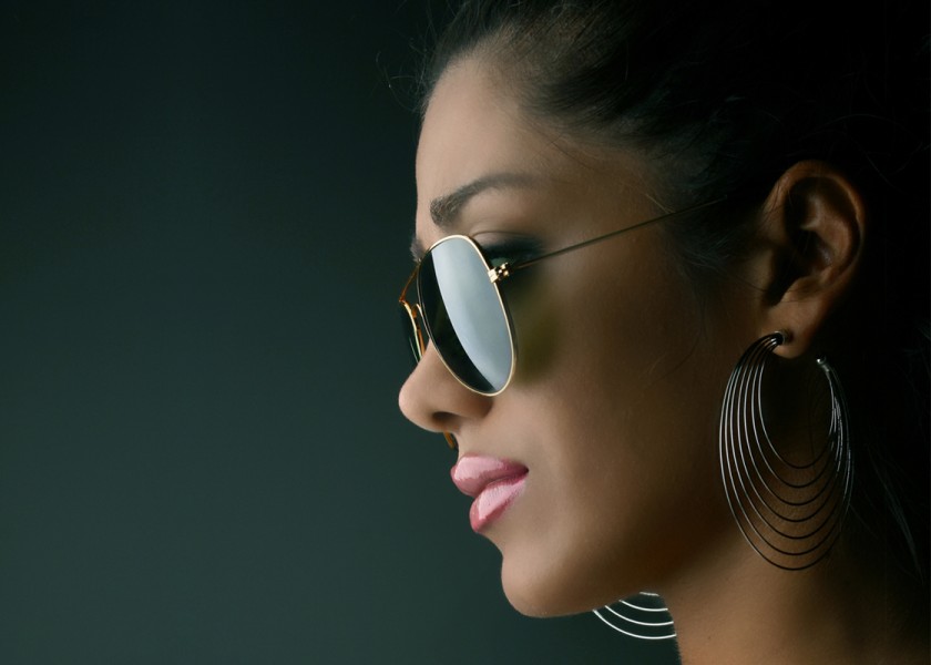 Fashionable woman with sunglasses